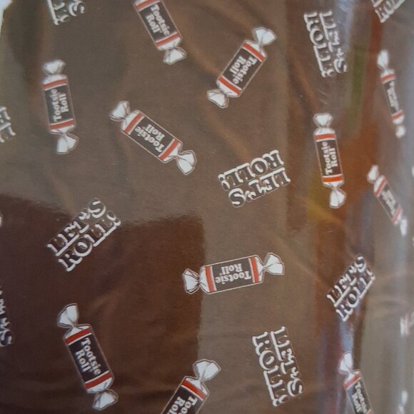 Tootsie Roll Plush Throw Blanket (50×60) - Picture 4 of 7